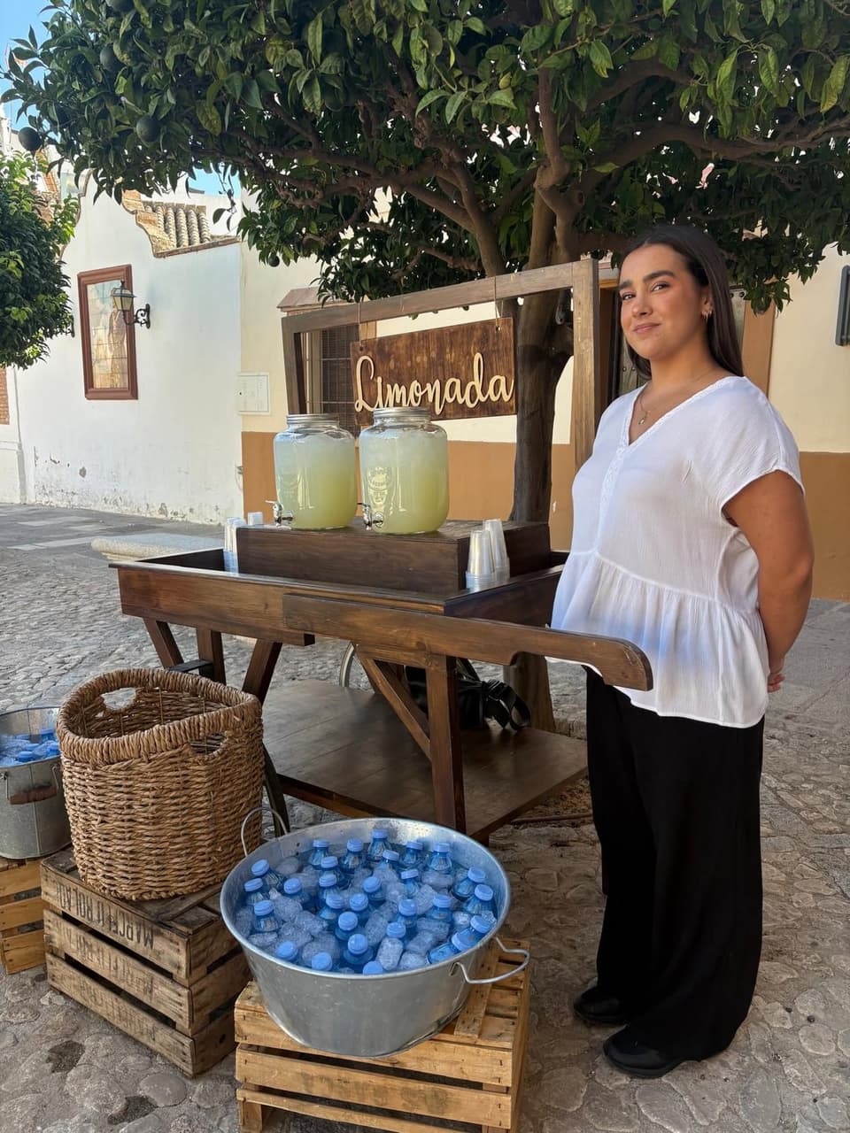 Puesto de agua y limonada para eventos
